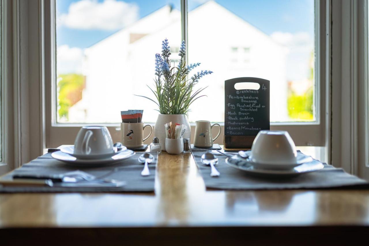 Sleepy Puffin Guest House Tenby Bagian luar foto