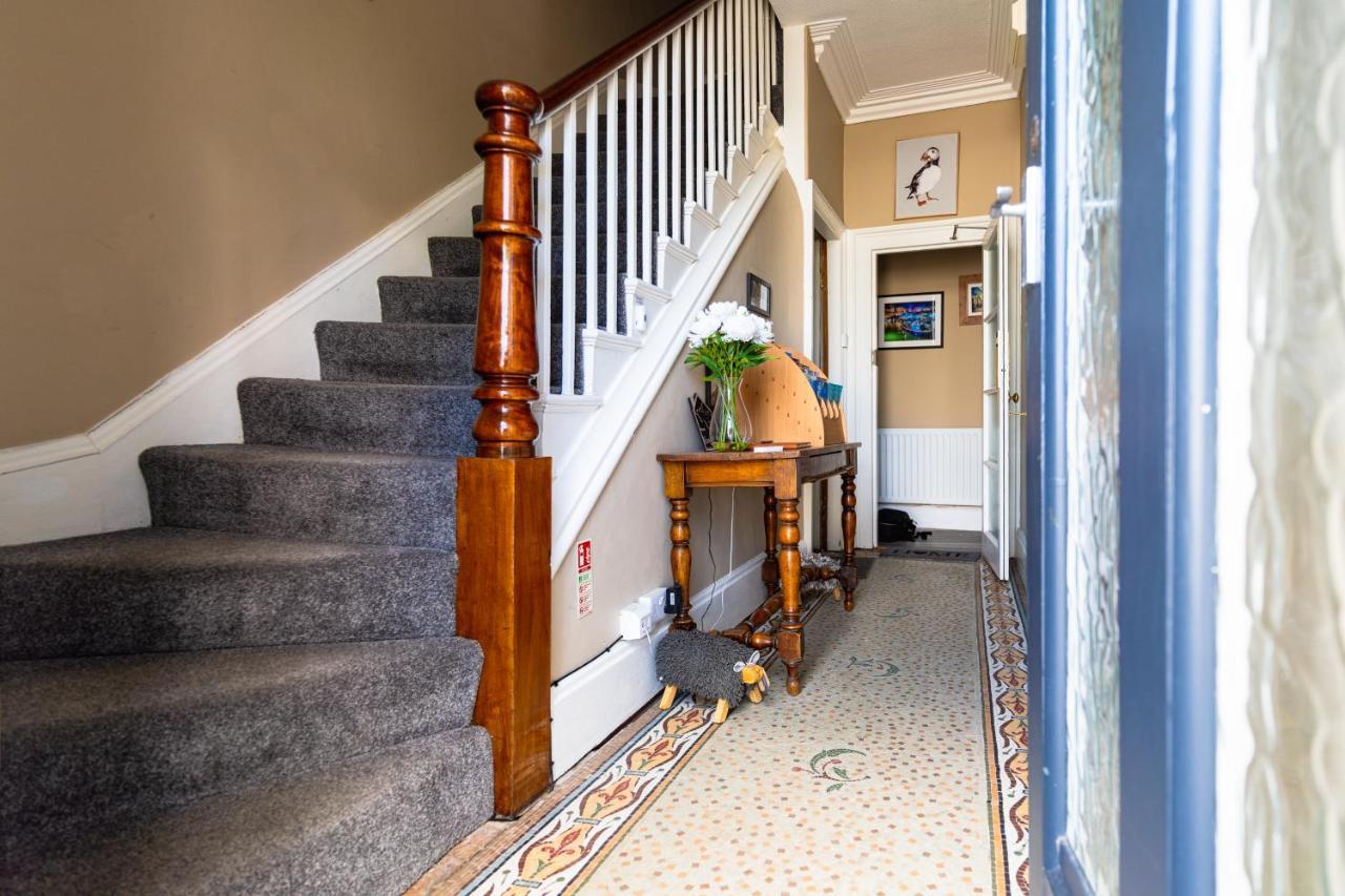 Sleepy Puffin Guest House Tenby Bagian luar foto